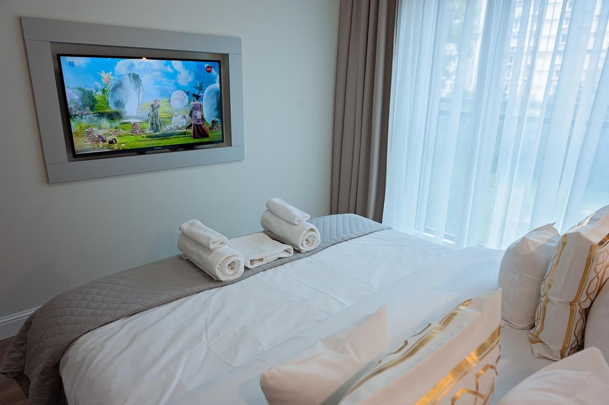 Mennica Residence - Grzybowska 43A Varşova Dış mekan fotoğraf
