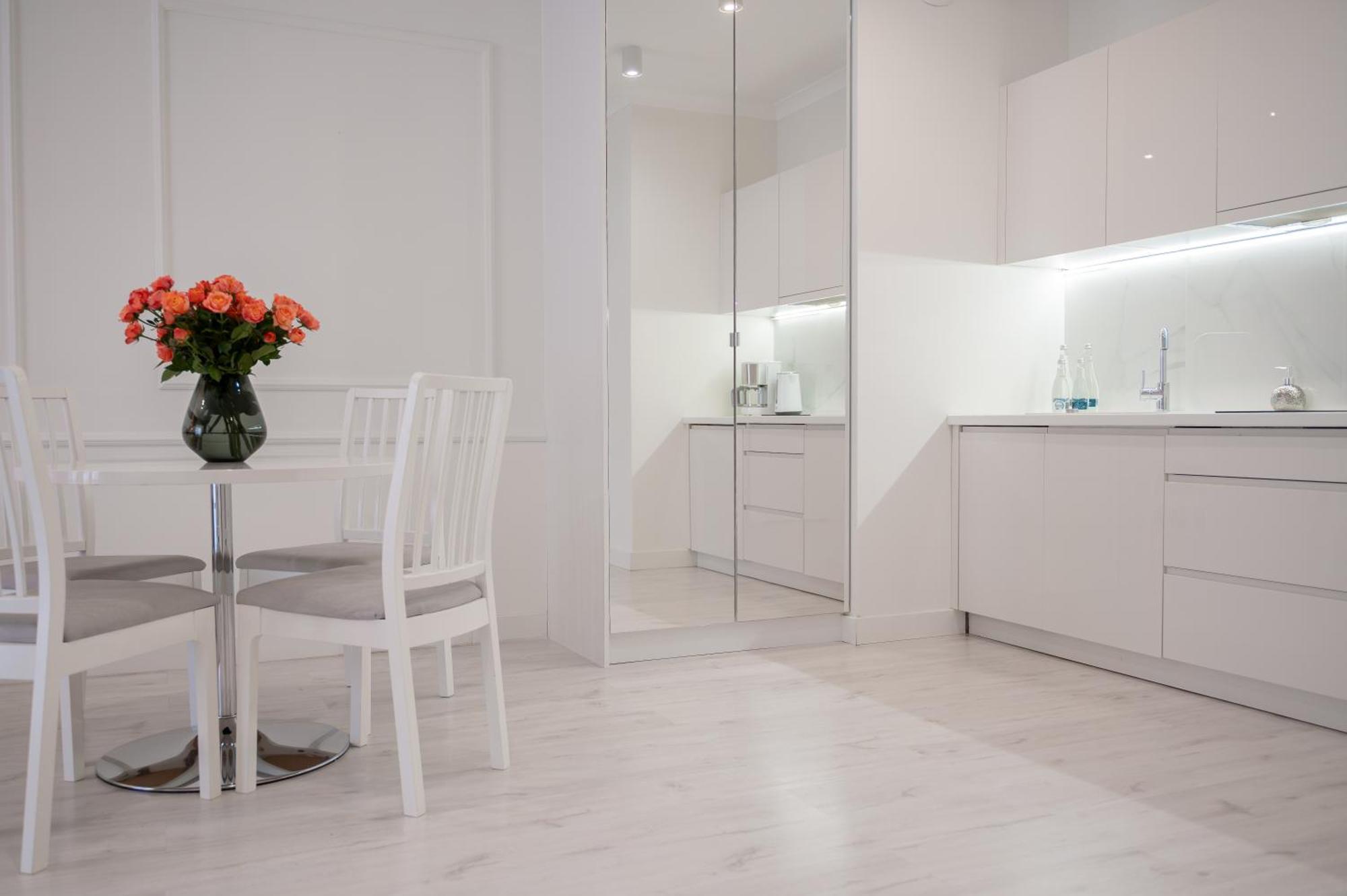 Mennica Residence - Grzybowska 43A Varşova Dış mekan fotoğraf