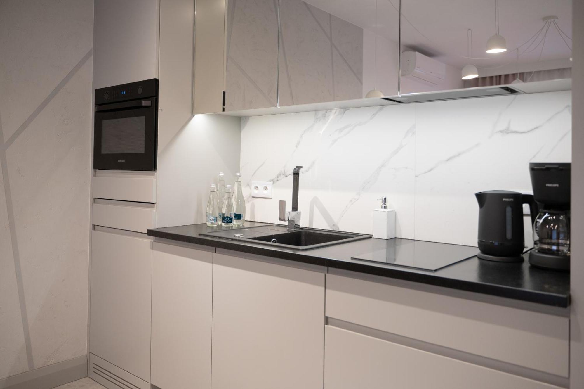 Mennica Residence - Grzybowska 43A Varşova Dış mekan fotoğraf
