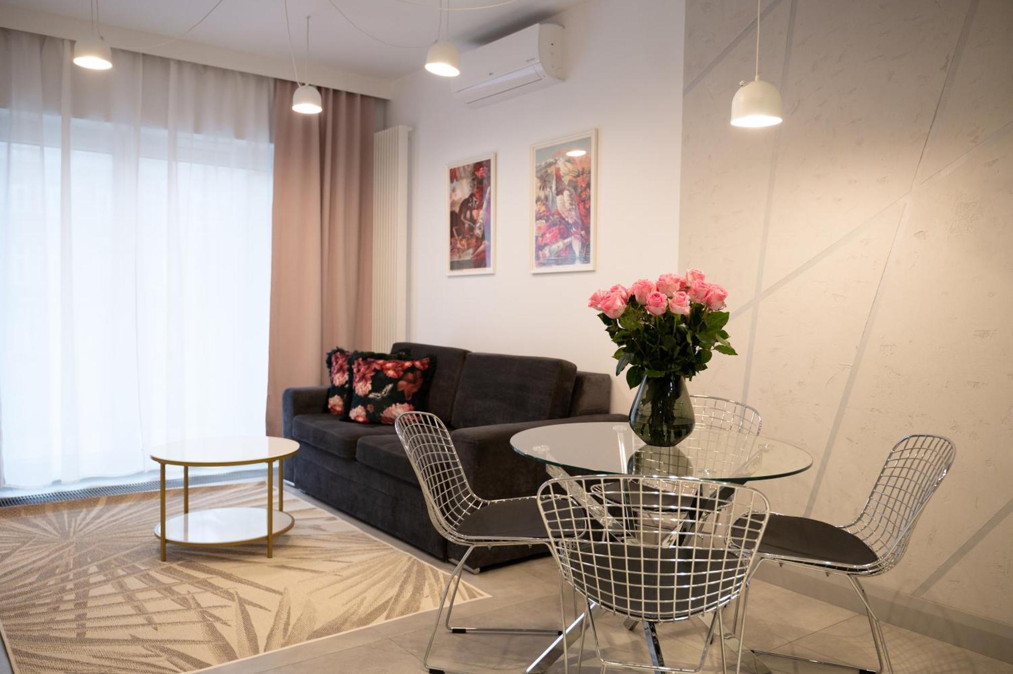 Mennica Residence - Grzybowska 43A Varşova Dış mekan fotoğraf